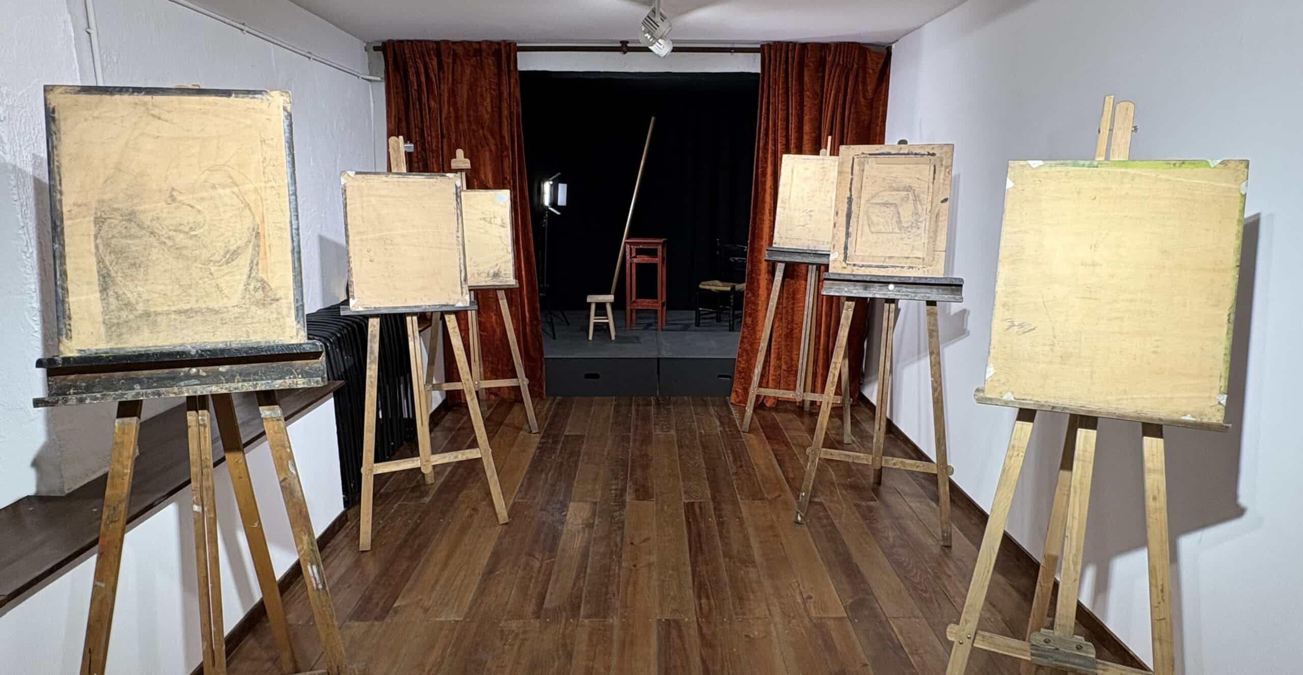 Sala de modelos para dibujo y pintura en El Taller del Aire